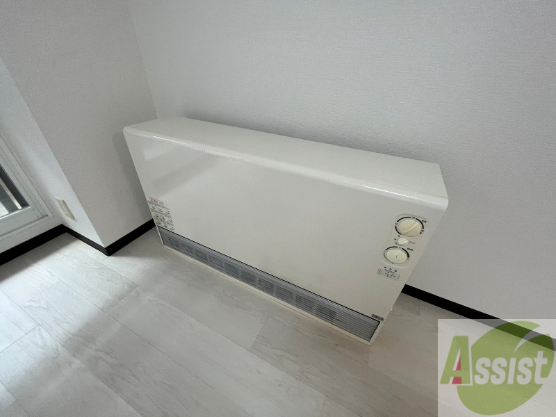 その他設備　電気暖房です。冬場の寒い日でも安心ですね～