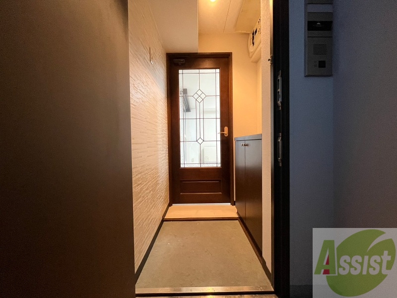 玄関　玄関の様子です。明るい印象ですね。気分もあがりそう。