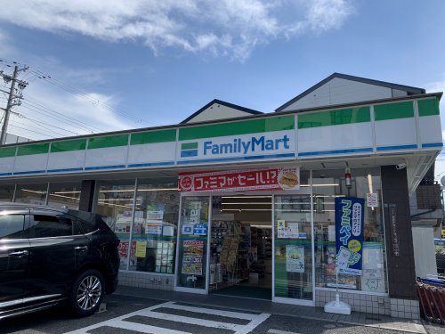 コンビニ　ファミリーマート あびこ駅西店（コンビニ）まで369m