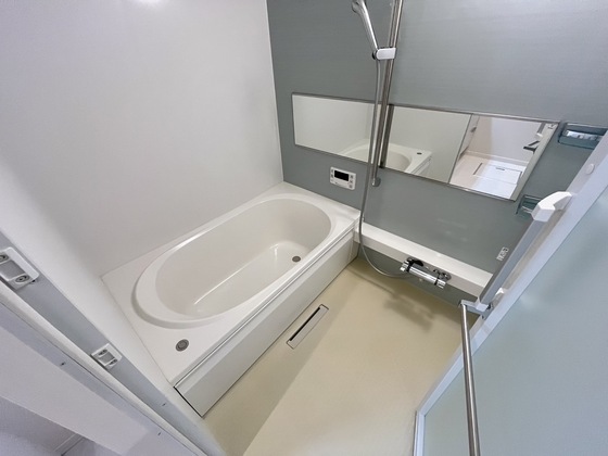 バス・シャワールーム　※別部屋の写真です