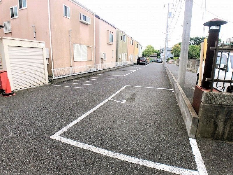 駐車場　駐車場