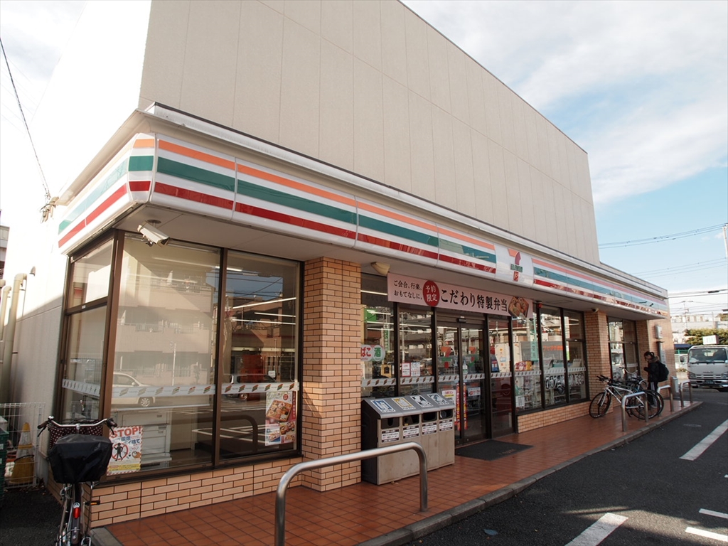 コンビニ　セブンイレブン 足立綾瀬4丁目店（コンビニ）まで368m