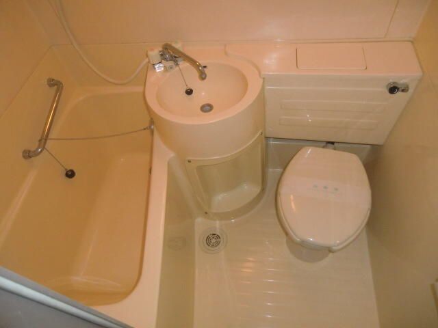 トイレ　清潔感ある洋式トイレです☆お掃除も楽々です！！