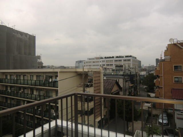 眺望　お部屋からの景色です！圧迫感がないので暮らしやすい♪