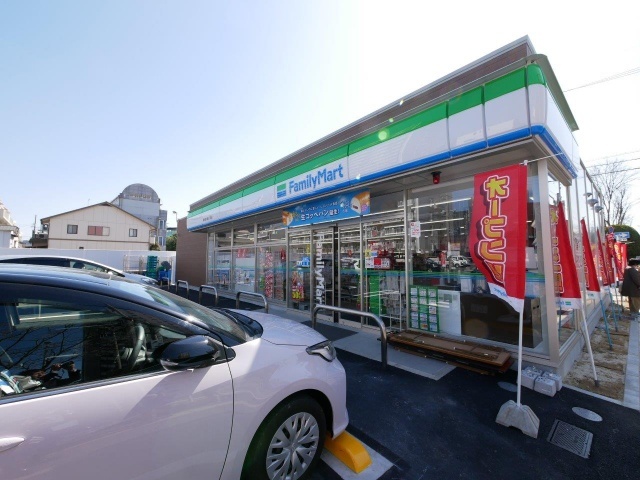 コンビニ　ファミリーマート昭和塩付通三丁目店（コンビニ）まで252m