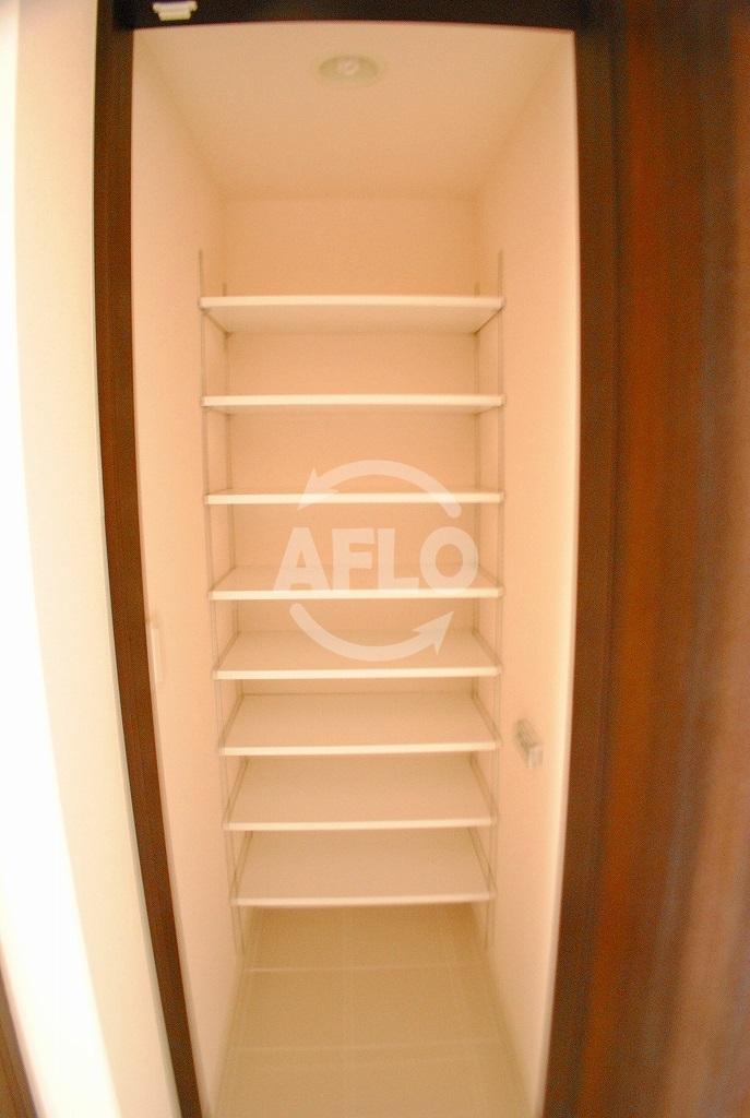 収納　エステムプラザ心斎橋EAST IVブランディア　シューズボッ