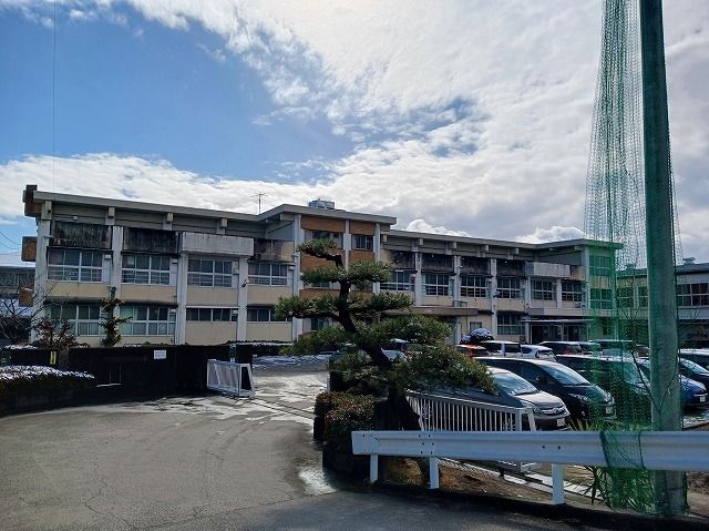 中学校　岐阜市立厚見中学校（中学校）まで55m