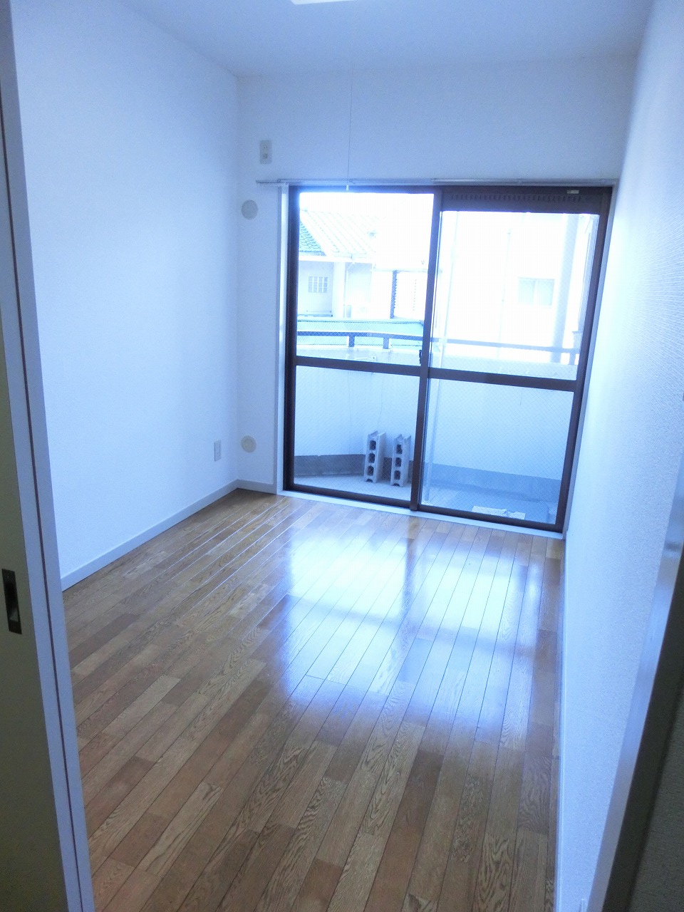 バルコニー　コンビニも徒歩２分！ファミリーマートです！！