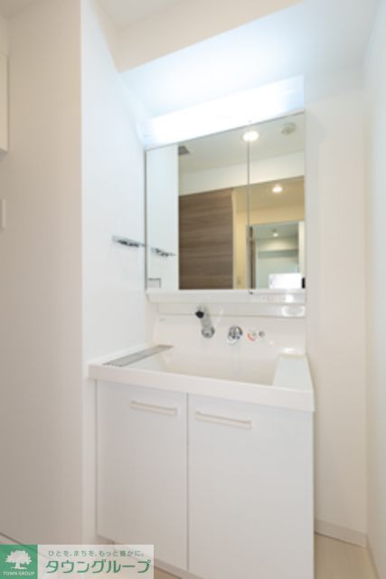 洗面設備　※写真は同タイプ住戸です。