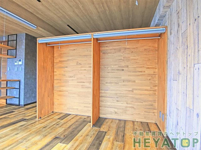 収納　たっぷり収納できるウォークインクローゼット