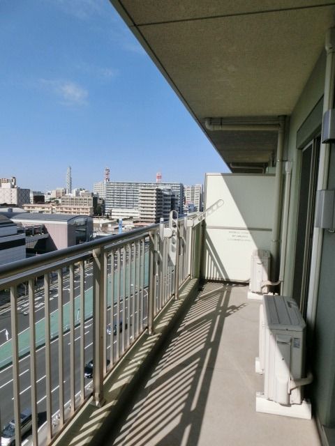 バルコニー　奥行きのあるバルコニー