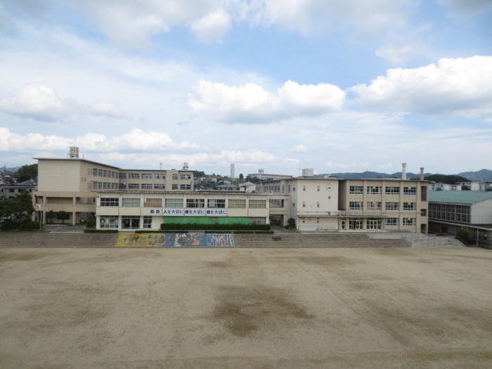中学校　寝屋川市立第6中学校（中学校）まで941m