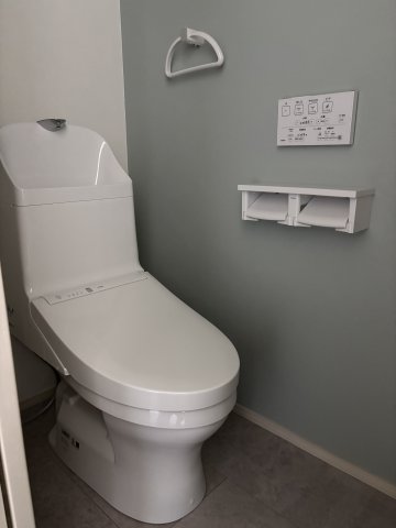 トイレ　※写真は106号室です。(別タイプのお部屋です) 相違する場