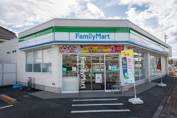 コンビニ　ファミリーマート　あきる野睦橋通り店（コンビニ）まで594m