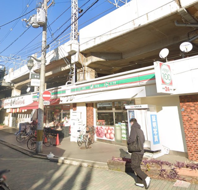 コンビニ　ローソンストア100鴻池新田駅前店（コンビニ）まで788m