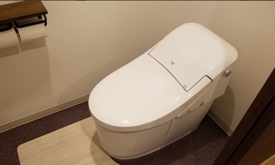トイレ　自動開閉式