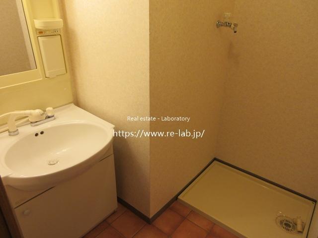 洗面設備　※参考として他のお部屋の写真です