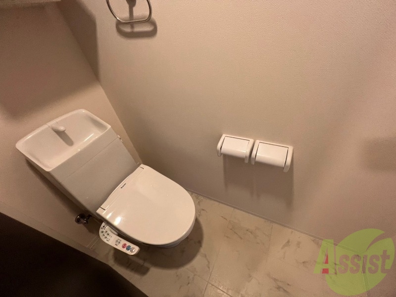 トイレ　温水洗浄便座付きのトイレなので快適ですね