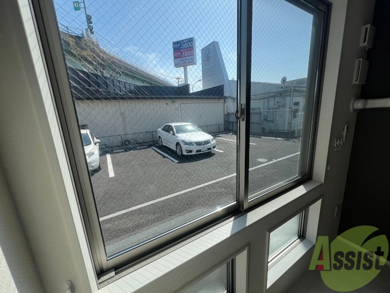 バルコニー　バルコニーは有りませんが室内物干しがあります