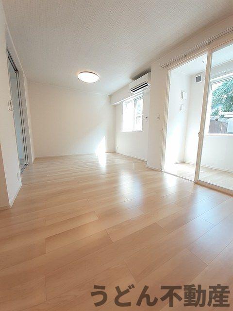 居室・リビング　うどん県のお部屋探しはうどん不動産へ うどんちゃんとLINE