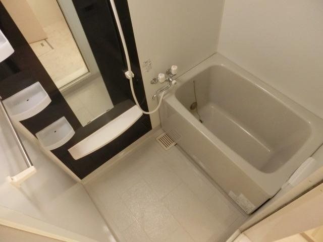 バス・シャワールーム　経済的な追い焚き機能付き