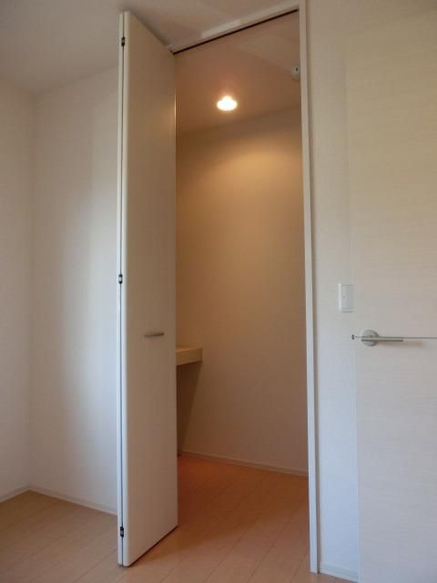 収納　収納たっぷりウォークインＣＬ