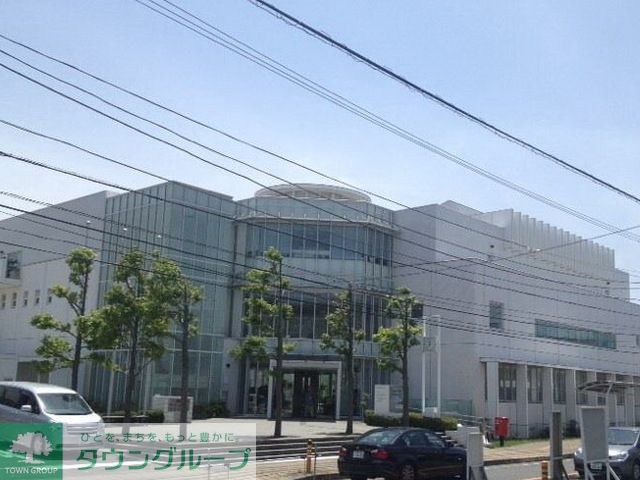 図書館　鎌倉市腰越図書館（図書館）まで725m
