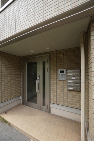エントランス　清潔なエントランスです
