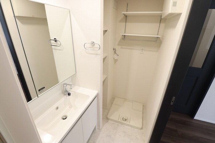 洗面設備　広い洗面スペース