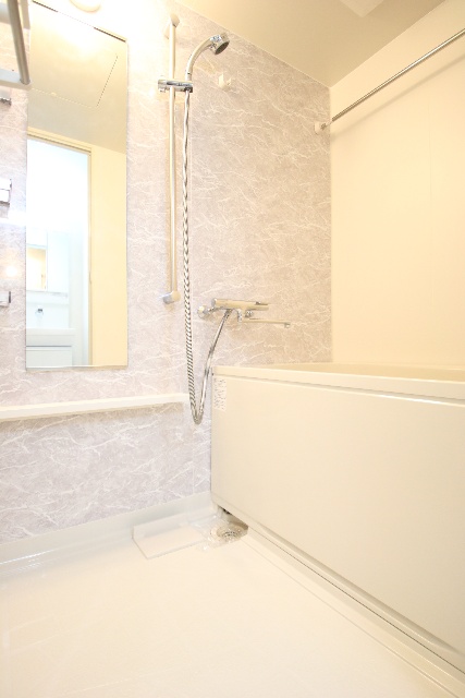 バス・シャワールーム　※別室の参考写真の為、現況優先です。