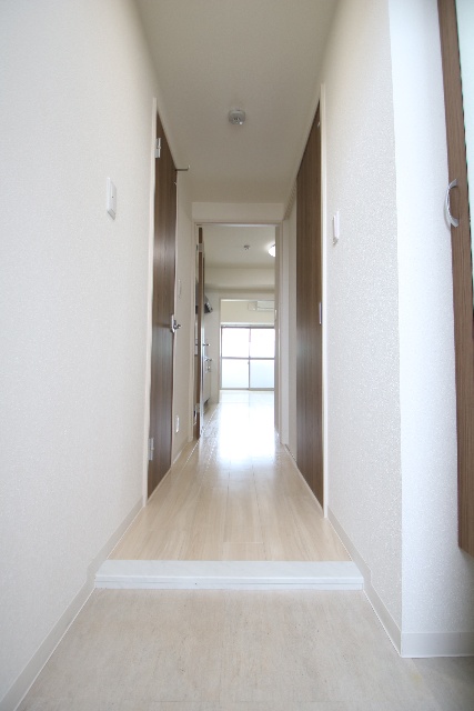 玄関　※別室の参考写真の為、現況優先です。