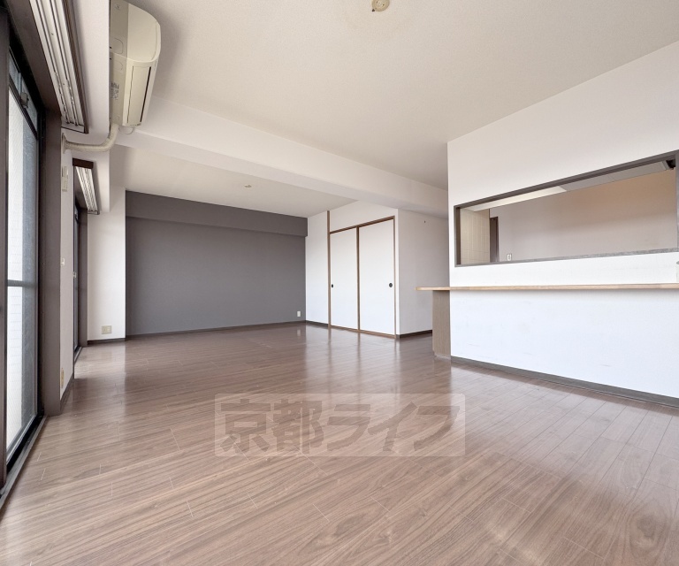 居室・リビング　ドカーンと広いリビング！これぞ憩いの場所。