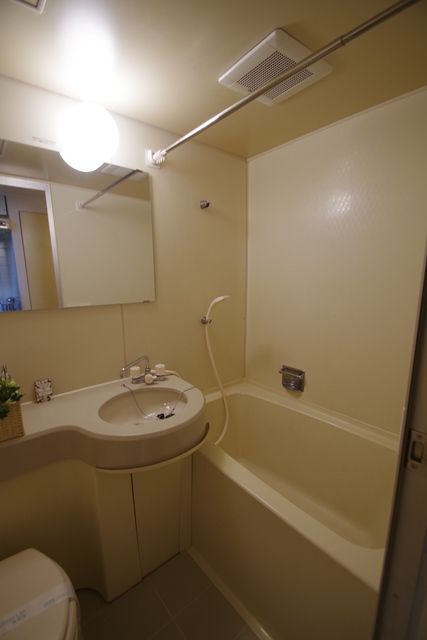 バス・シャワールーム　★清潔感のある浴室★