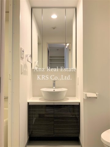 洗面設備　三面鏡のドレッサー♪デザイン性がありますね♪