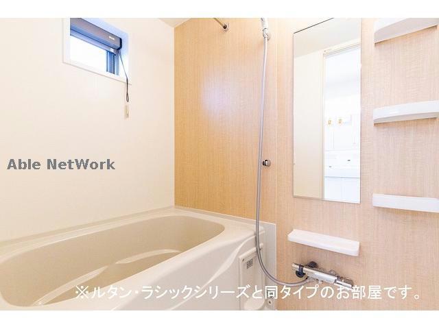 バス・シャワールーム　※同型タイプ参考写真