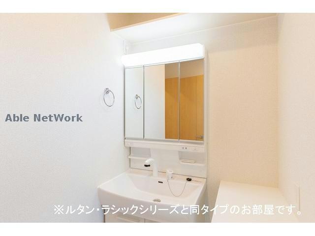 洗面設備　※同型タイプ参考写真