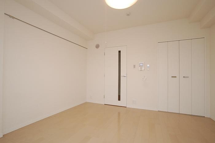 その他部屋・スペース　広くて明るい寝室