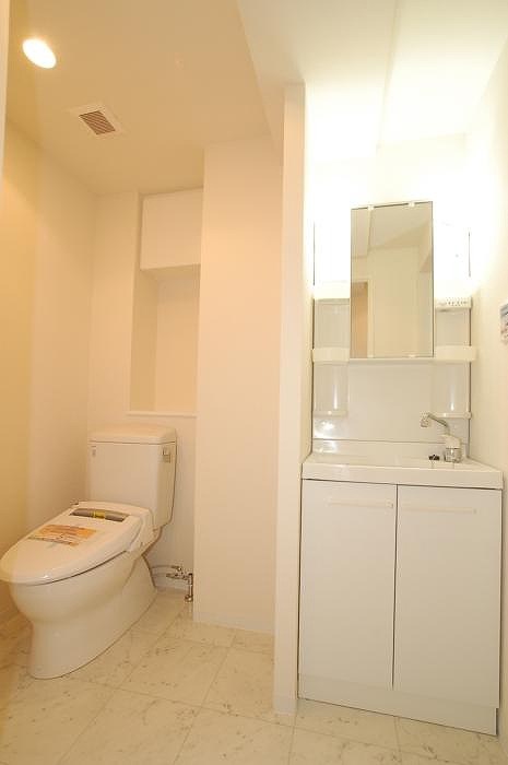 トイレ　ゆったりとした空間のトイレです