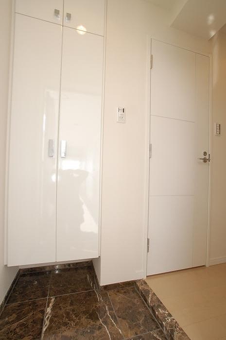 玄関　シンプルで使いやすい玄関です