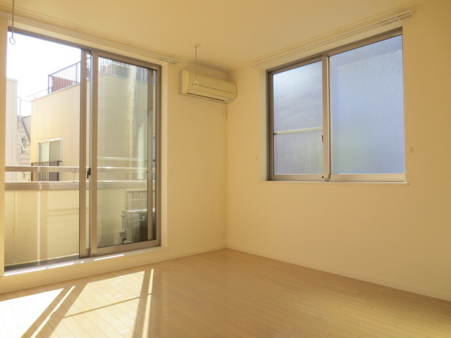 居室・リビング　★２面採光の明るいお部屋★