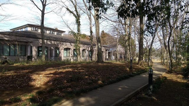 公園　東深井地区公園（古墳公園）（公園）まで700m