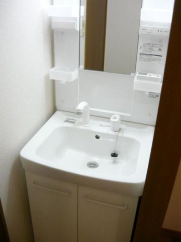 洗面設備　スペースが確保できる洗面所です
