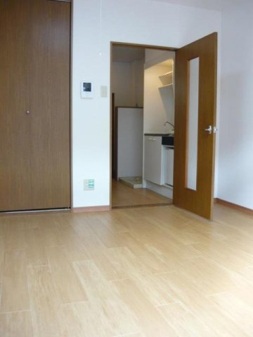 居室・リビング　こちらのリビングで趣味の時間をお楽しみください