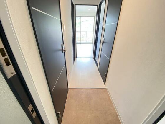 玄関　以下、同タイプ別室の画像になります。