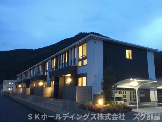 エントランス　外観写真（夜）