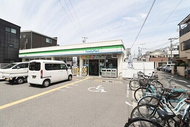 コンビニ　ファミリーマート俊徳道駅西店（コンビニ）まで489m