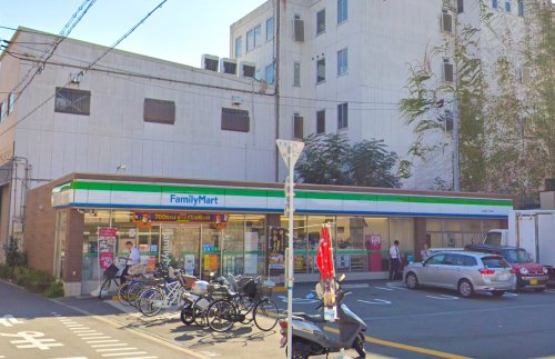 コンビニ　ファミリーマート 玉出西二丁目店（コンビニ）まで112m
