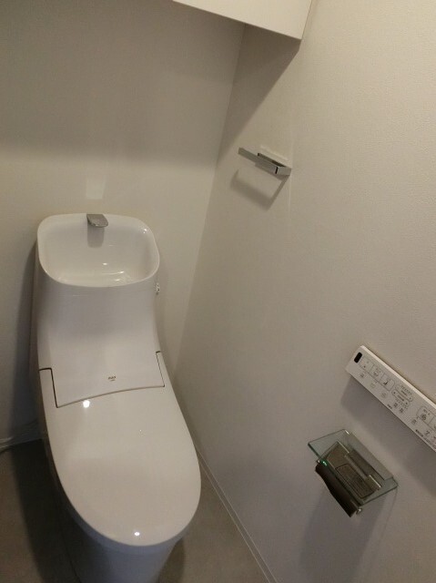 トイレ　※写真は同タイプ住戸です。