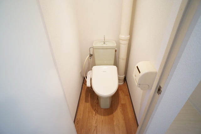 トイレ　別部屋の参考写真です。