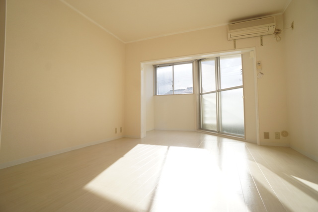 居室・リビング　別部屋の参考写真です。